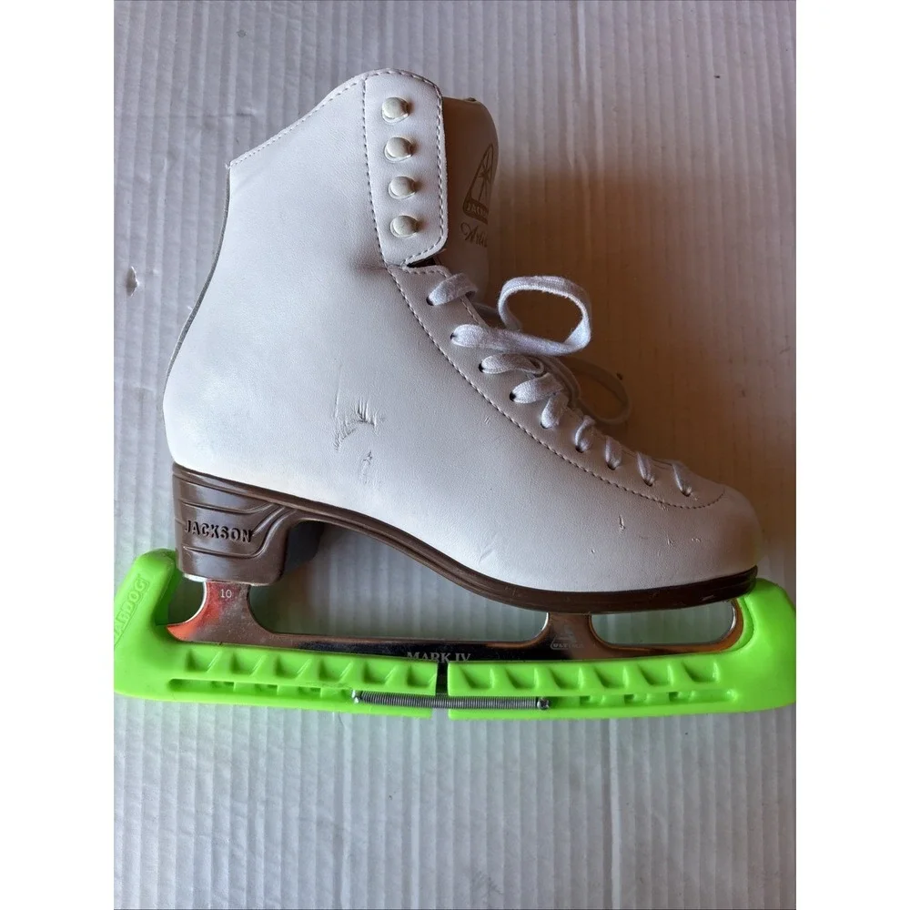 Jackson Artiste Women's Ice Skates, Mark IV Blades, Size 7B